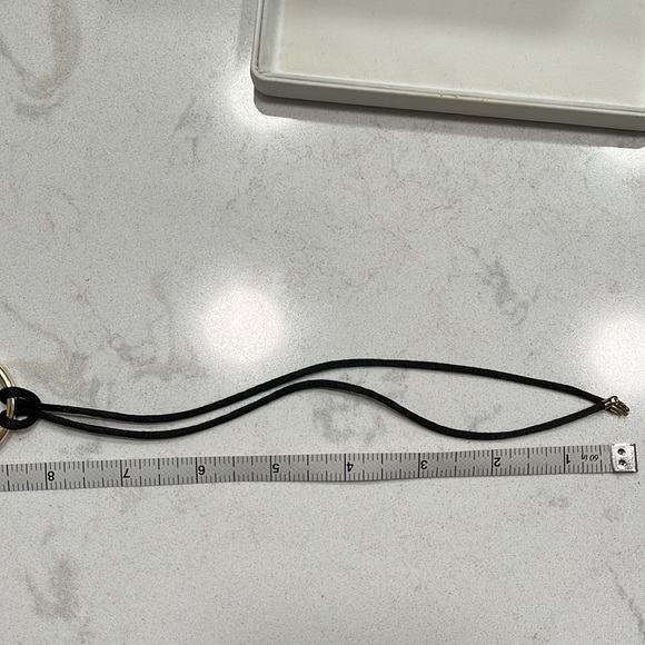 Y2K gold tone circle necklace - Picture 5 of 6